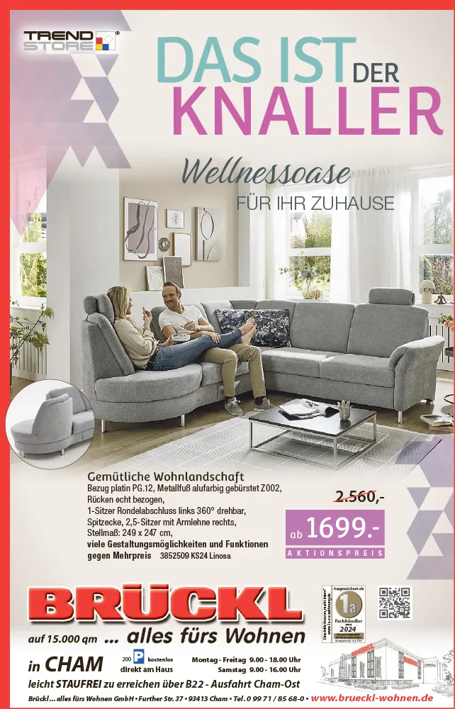 Werbemotiv mit grauer Wohnlandschaft von Trendstore, auf der ein Paar entspannt sitzt, kombiniert mit der Überschrift „Das ist der Knaller – Wellnessoase für Ihr Zuhause“ in heller, freundlicher Wohnzimmeratmosphäre.